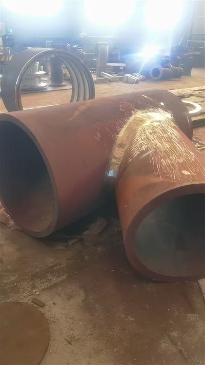 711×610×52 Ħoxna-Azzar tal-Karbonju b'ħitan iwweldjat Y-Tip Tee